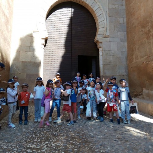 Infantil de visita en la Alhambra